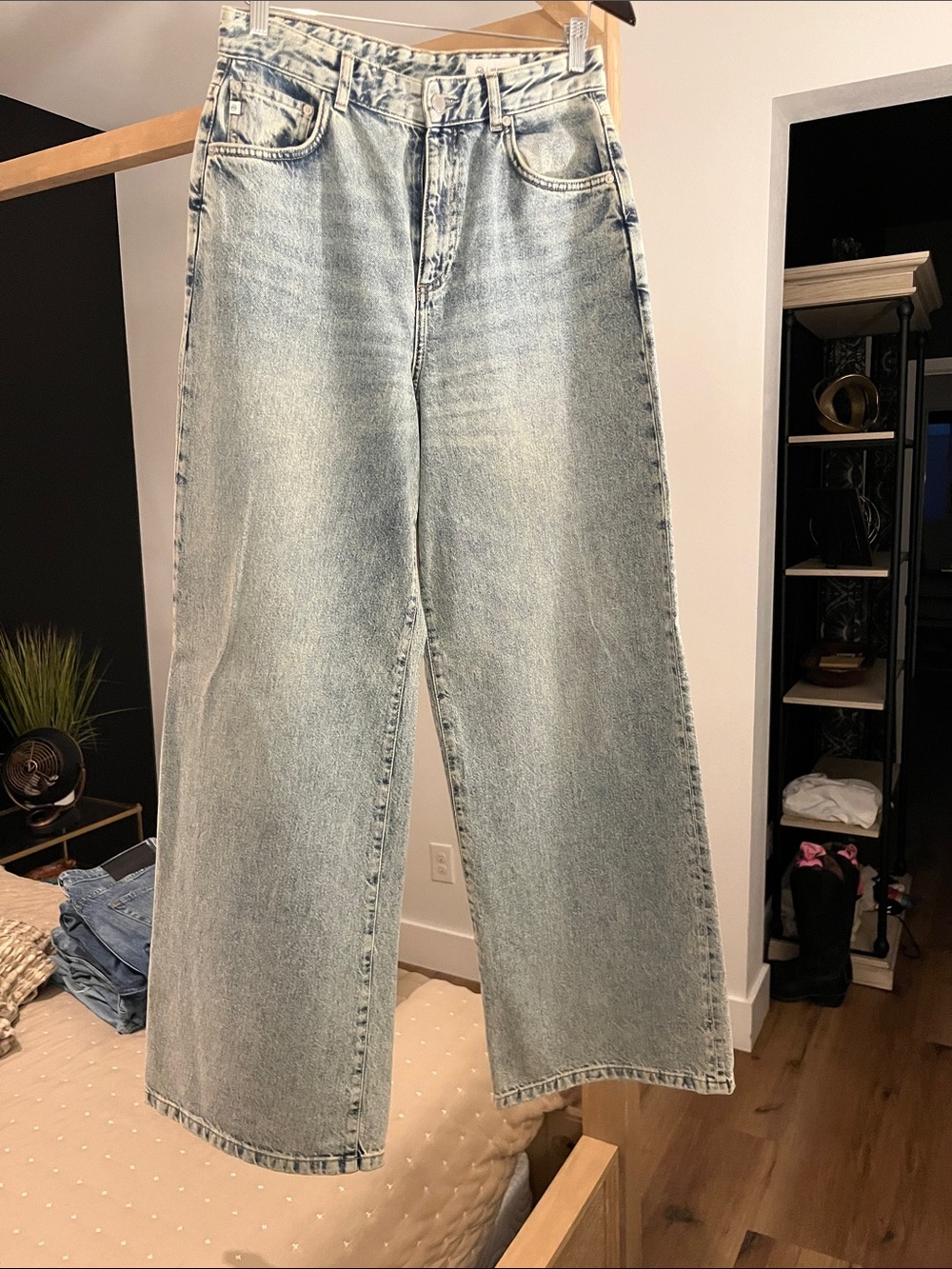 AG Wide-Leg Jeans in Faded Light Blue